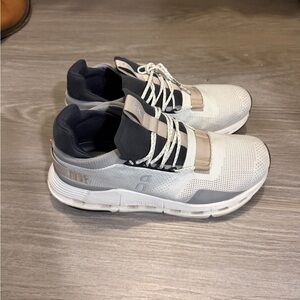 On Running WOMENS Sneakers - White and Black